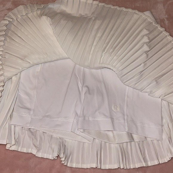 lululemon tiered pleated tennis / golf skort - Picture 2 of 5